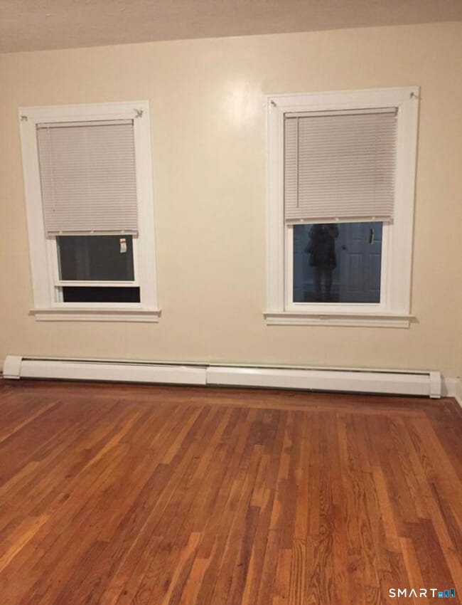 Building Photo - 27 Manila Ave