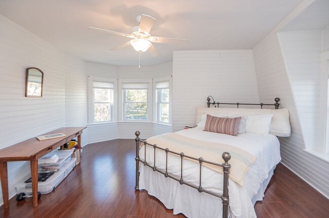 Building Photo - 57 Summer St