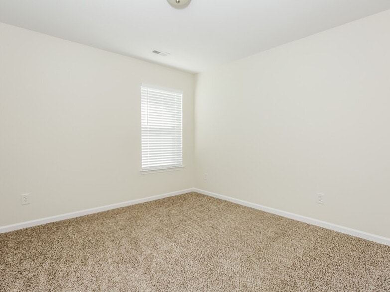 Building Photo - 6908 Sequoia Hills Dr