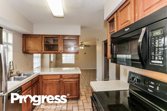 Building Photo - 1108 Cherrytree Dr