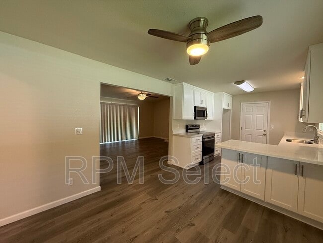 Building Photo - 1238 Woodfield Ave