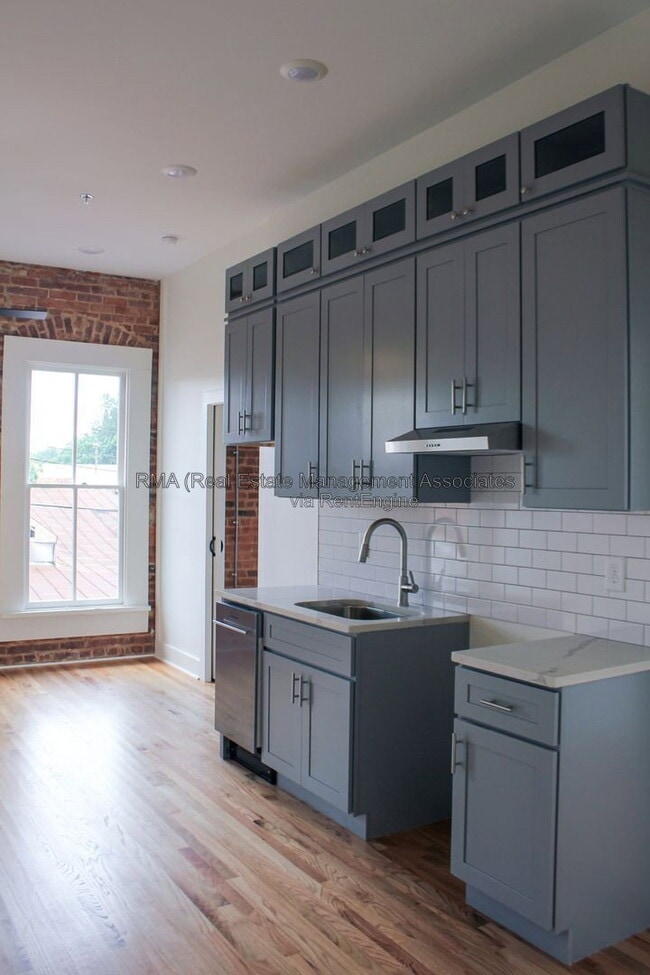 Building Photo - 6 Zebulon Street