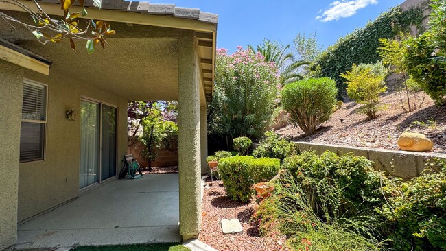 Building Photo - Discover your dream home in the heart of H...