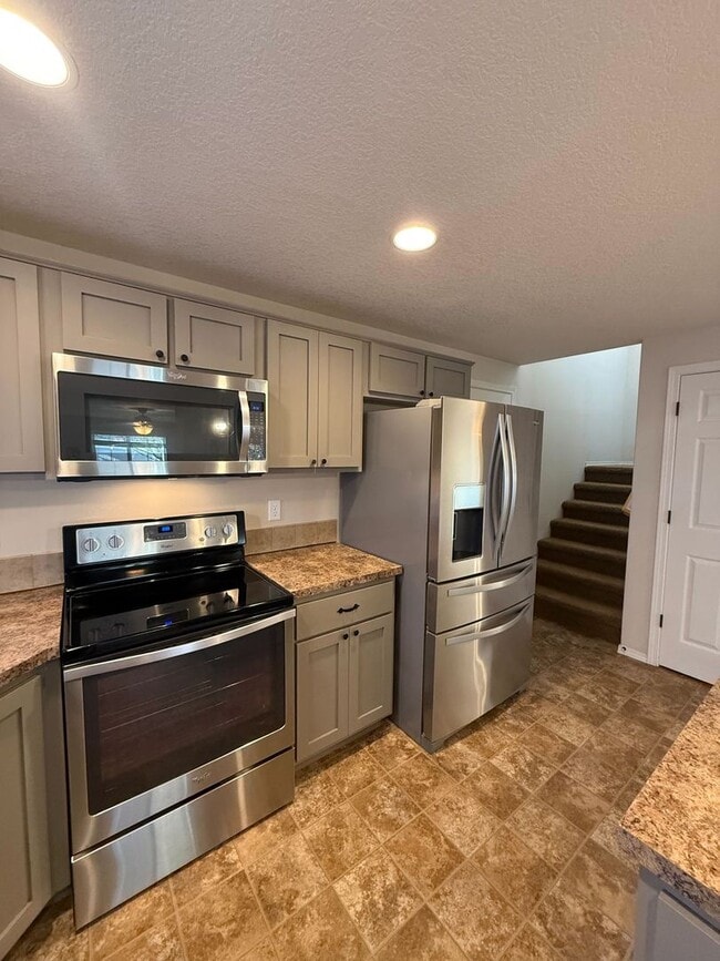 Building Photo - Gorgeous 3B/2.5Ba Home in Battle Ground! Close to Shopping & More!