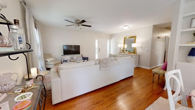 Building Photo - AVAILABLE NOW- SUBLEASE Short distance to Downtown Auburn--One of Kind Home on Sherwood Dr in Auburn