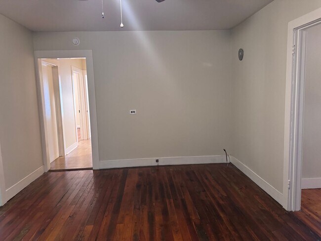 Building Photo - Country Living on 2 Acres! Palmyra Area. 2 Bed/1 Bath and a office.