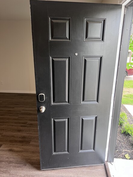 Front door smart lock - 1103 Attas Ave