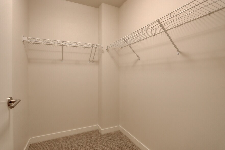 Building Photo - 410 Acoma St