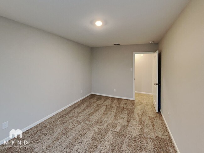 Building Photo - 9107 Crestway Rd