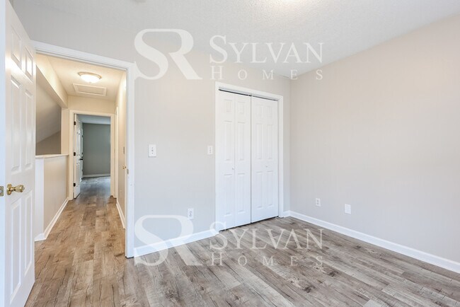 Building Photo - Enjoy living the good life in this 3 bedroom, 2 bathroom home