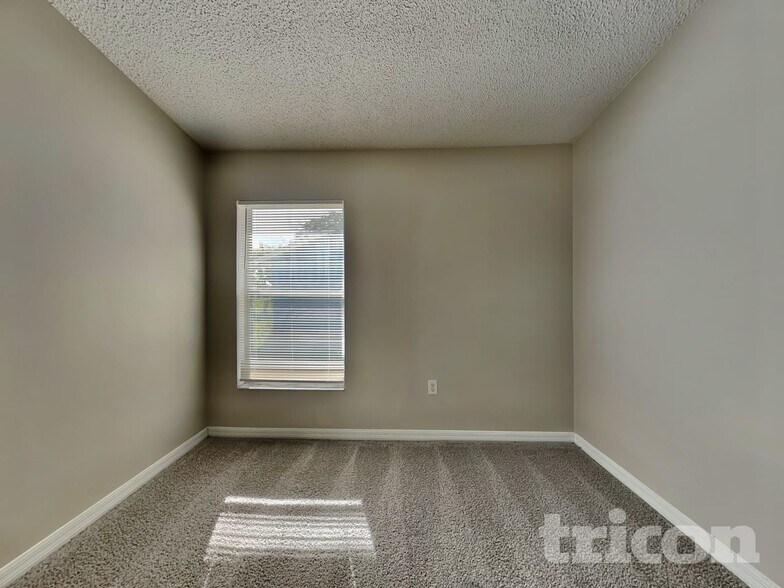 Building Photo - 914 Whisper Lake Dr