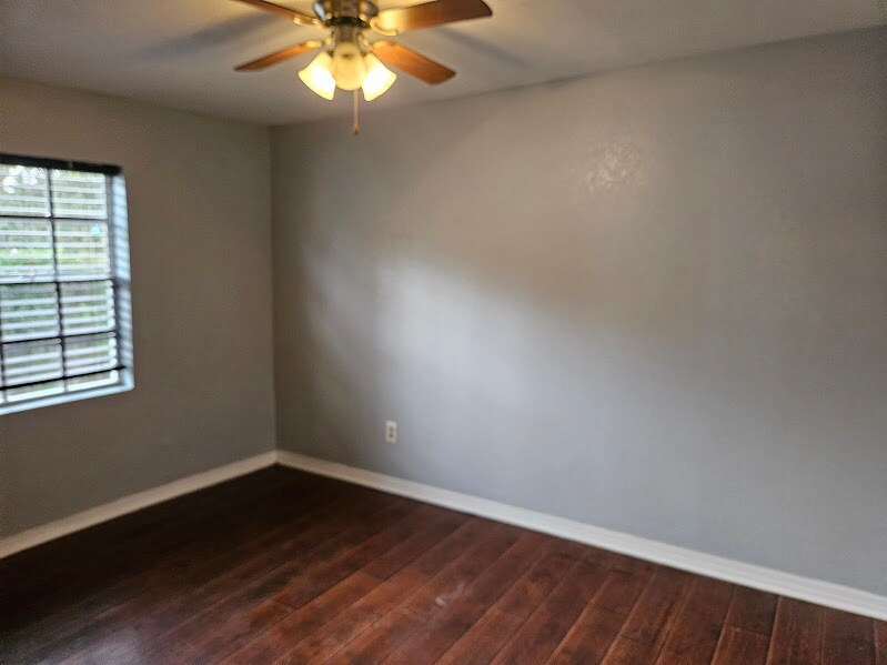 Building Photo - 9804 N 11th St