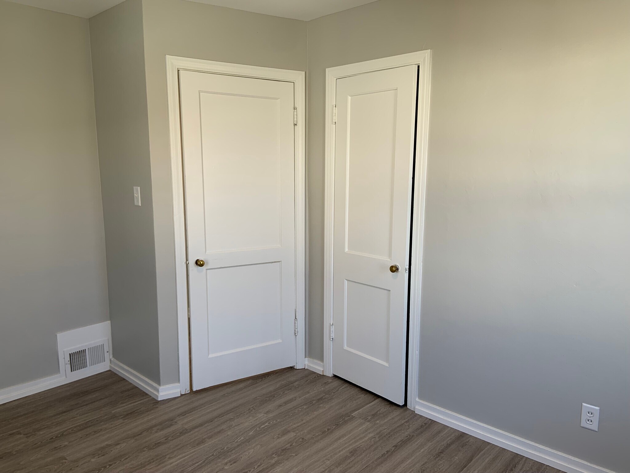 Building Photo - 343 E Lakewood Blvd