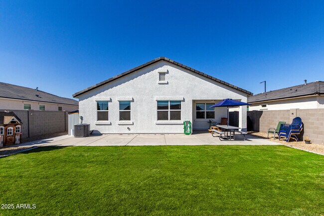Building Photo - 24047 W Mohave St