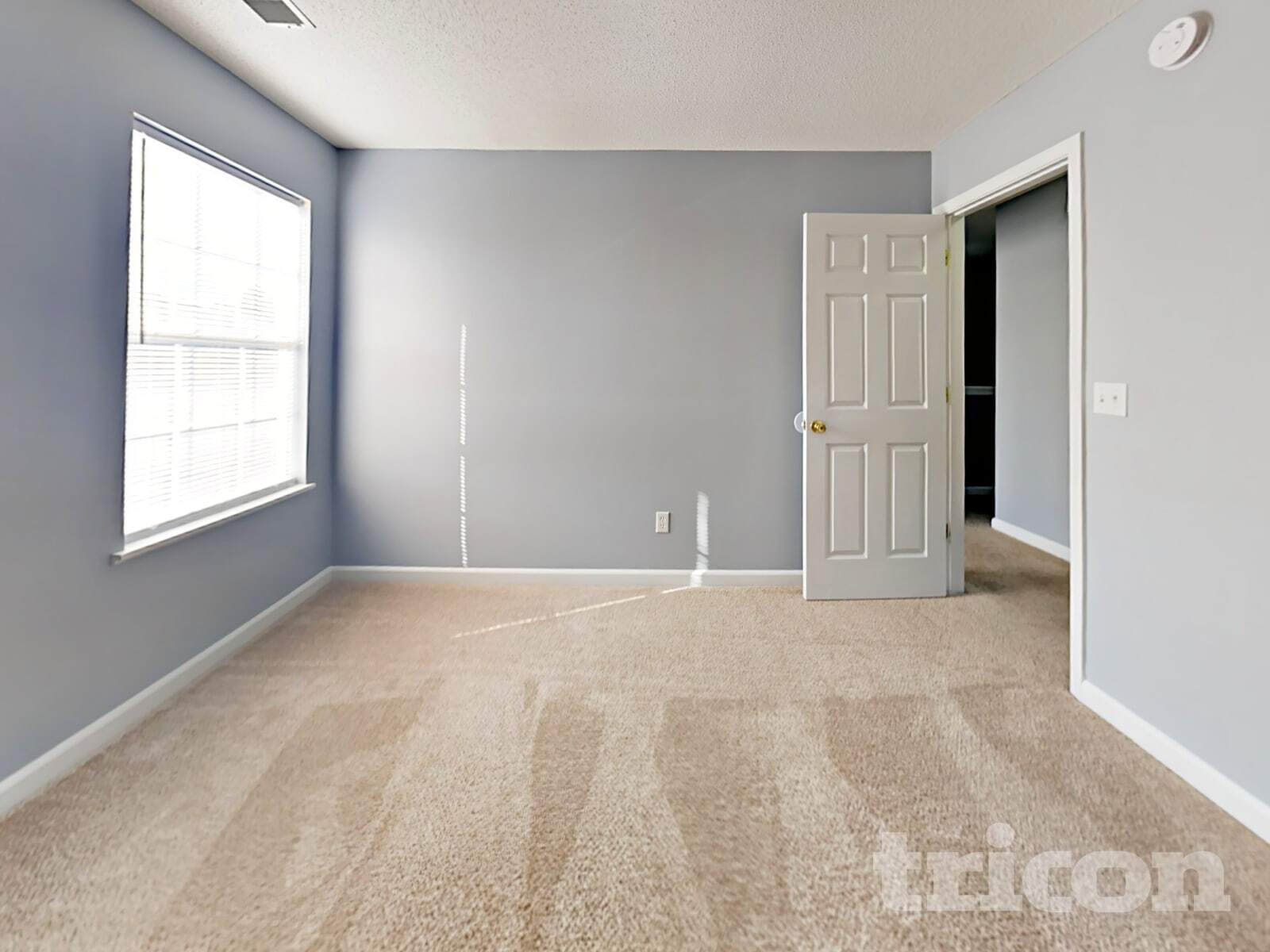 Building Photo - 410 Fox Trot Dr