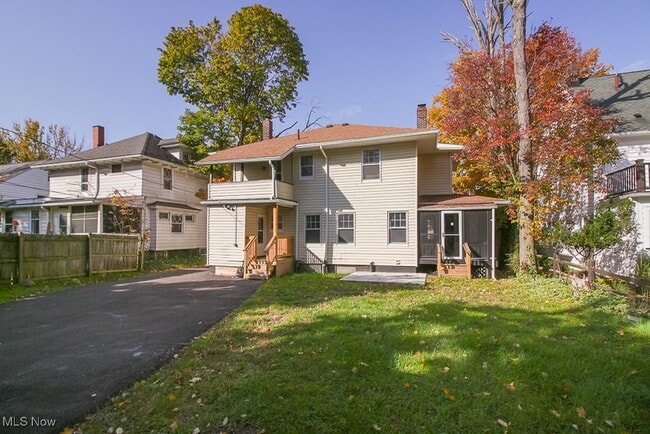 Building Photo - 2537 S Taylor Rd