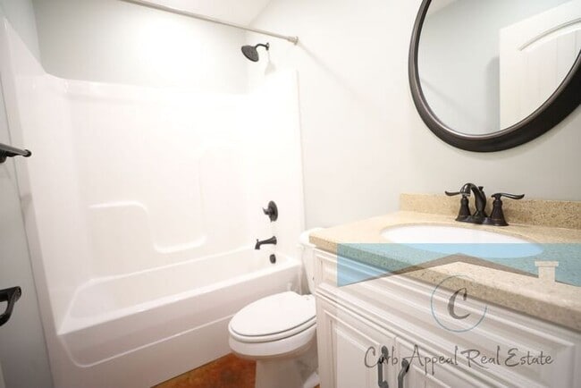 Building Photo - 3 bed / 2 bath home in Jonesboro