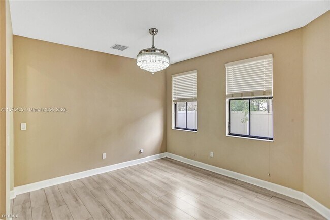 Building Photo - 4 br, 2.5 bath House - 4616 NW 59th St