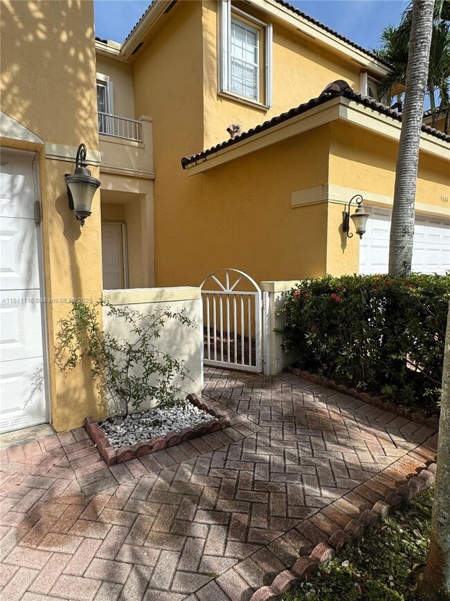 Building Photo - 5444 NW 112th Pl