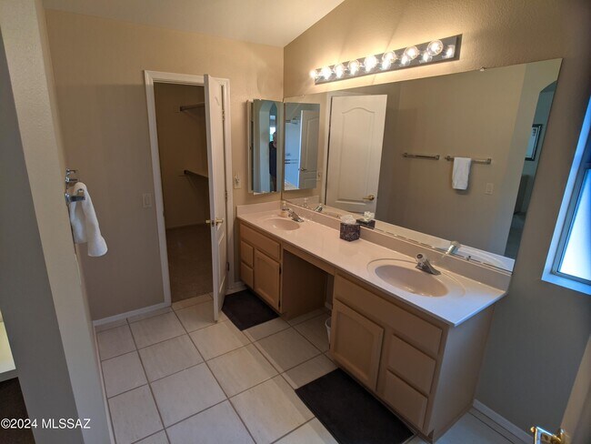 Building Photo - 63945 E Orangewood Ln