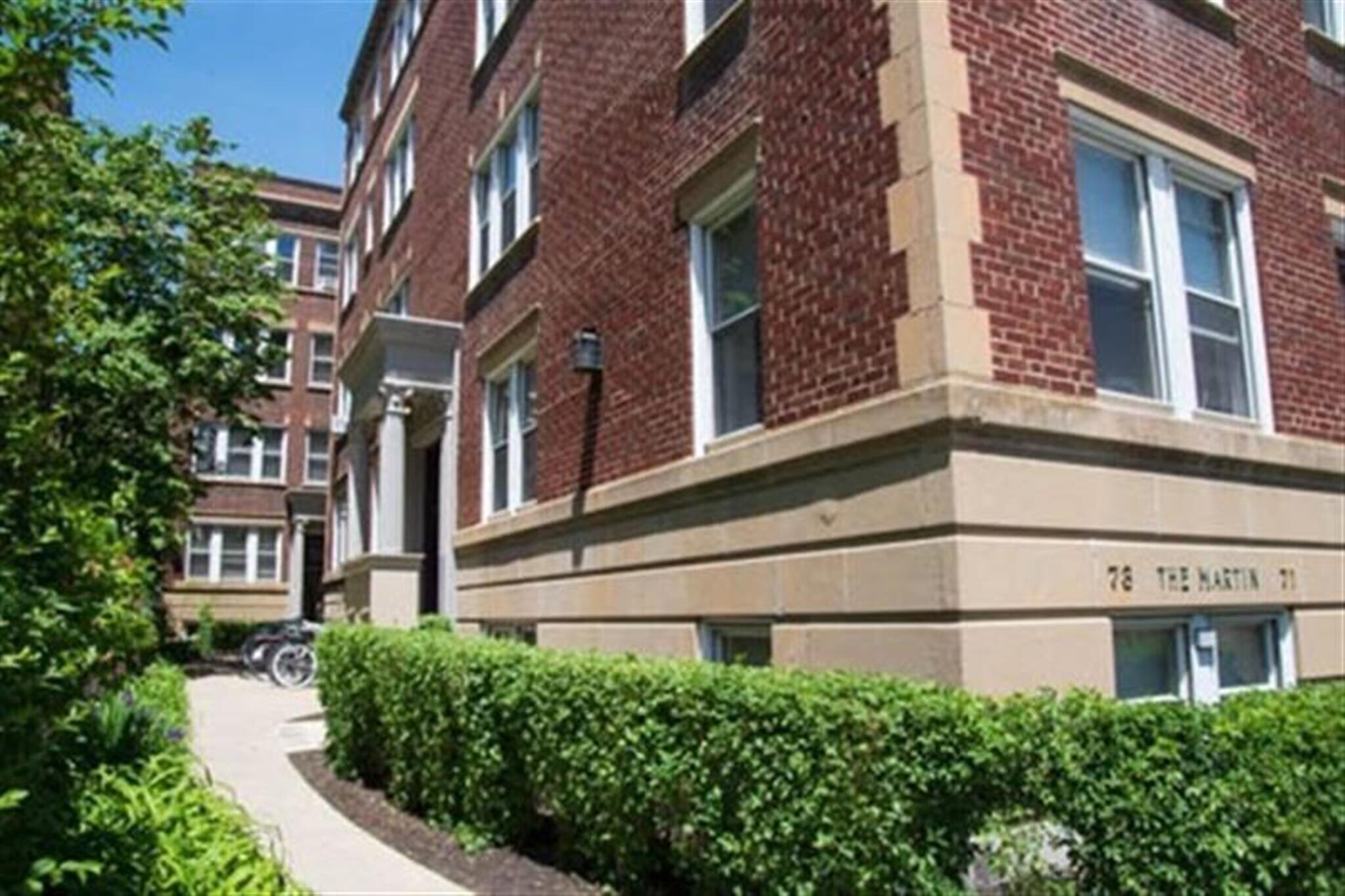 Building Photo - 71 Martin St