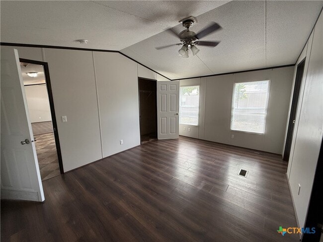 Building Photo - 1035 Ferryboat Ln