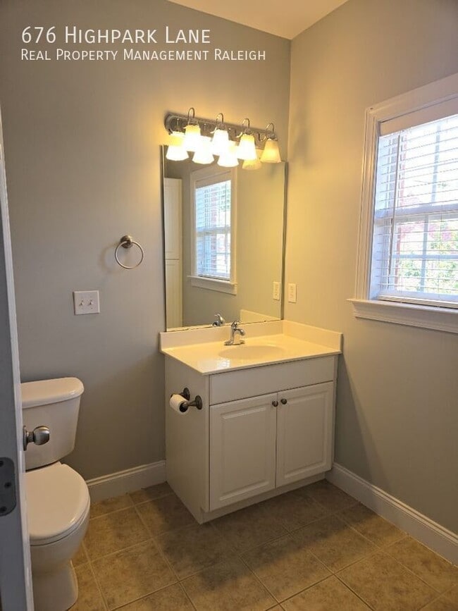 Building Photo - 676 Highpark Ln