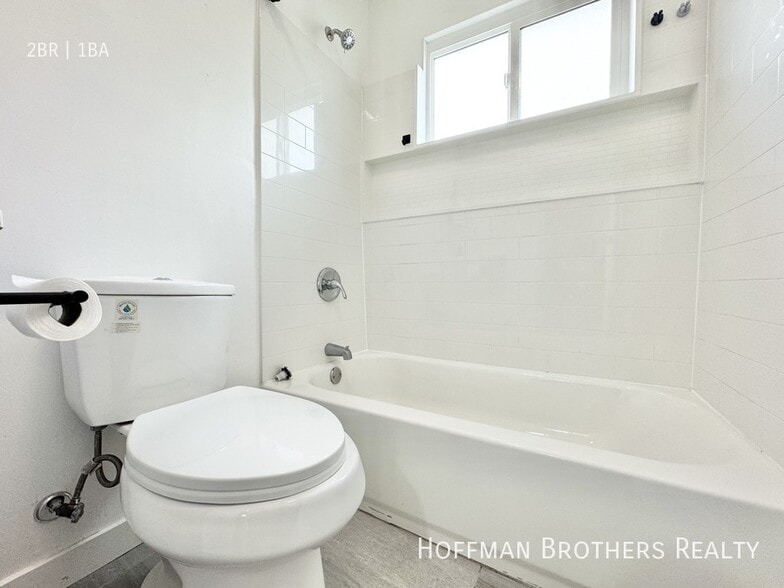 Building Photo - 4132 W 118th St