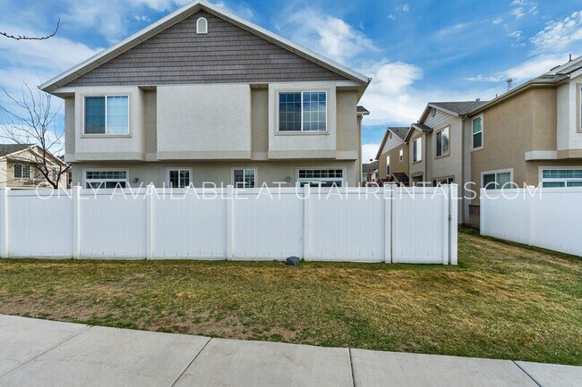 Building Photo - 928 Chelsea Ln