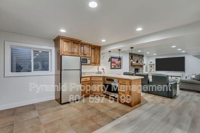 Building Photo - 10971 Cindy Cir