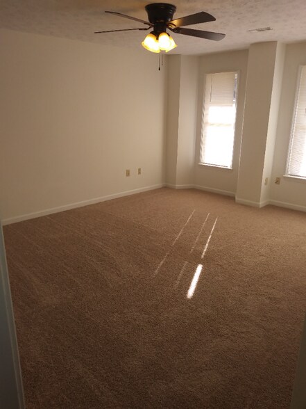Building Photo - 318 Highland Park Dr