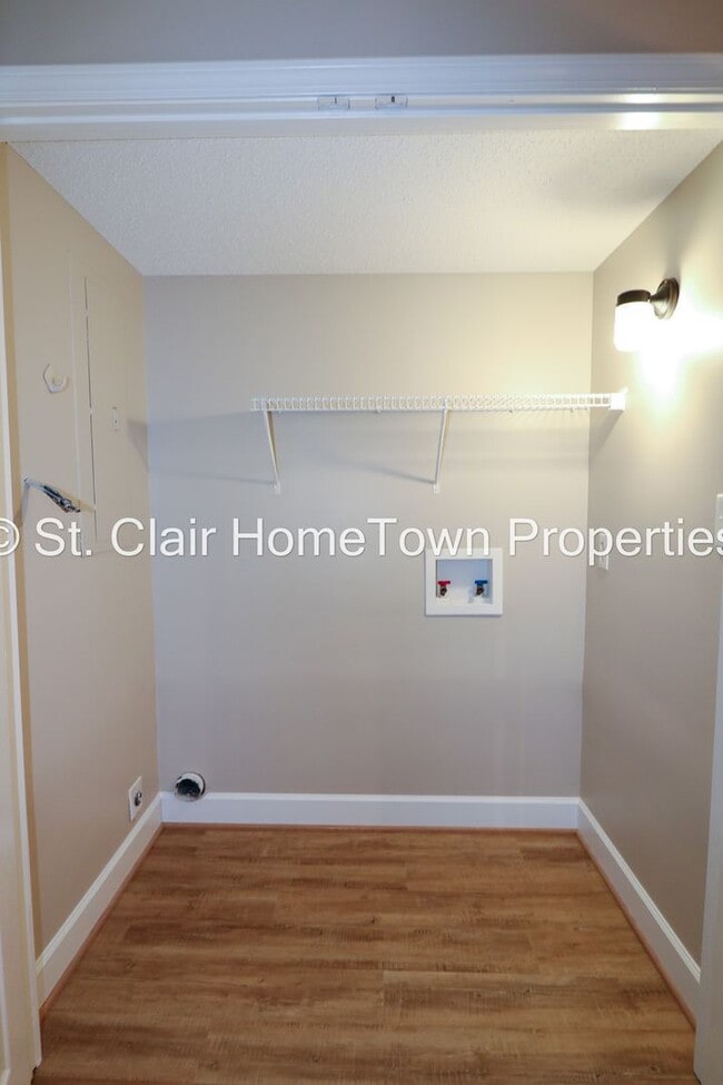 Building Photo - Newly Renovated Triplex