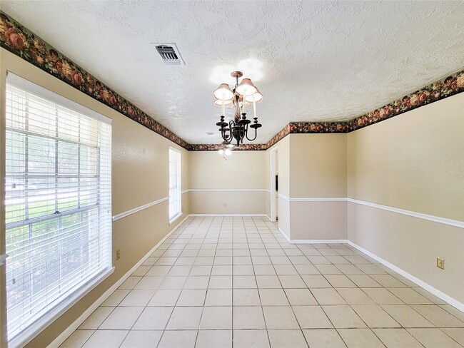 Building Photo - 16614 Cairnway Dr