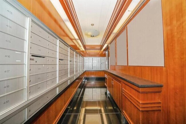 Building Photo - 4 bedroom in NEW YORK NY 10038