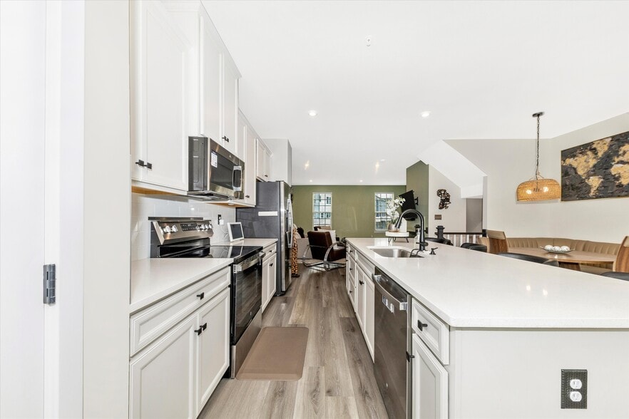 Building Photo - 166 Drydock Way