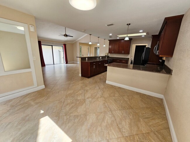 Building Photo - 3 bedroom 2 bath furnished & remodeled hom...