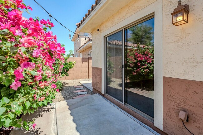 Building Photo - 13562 W Cypress St