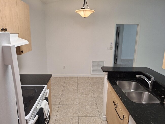 Building Photo - 10324 Fox Trail Rd S