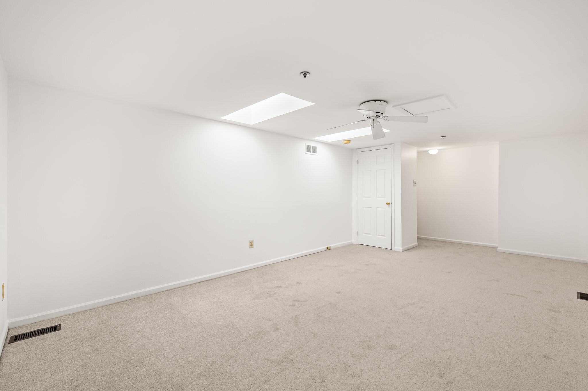 Building Photo - 1430 Redwood Ct