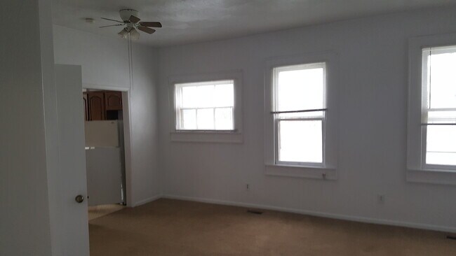 Building Photo - 431 County St