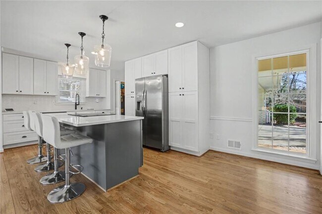 Building Photo - 7330 Hunters Branch Dr NE