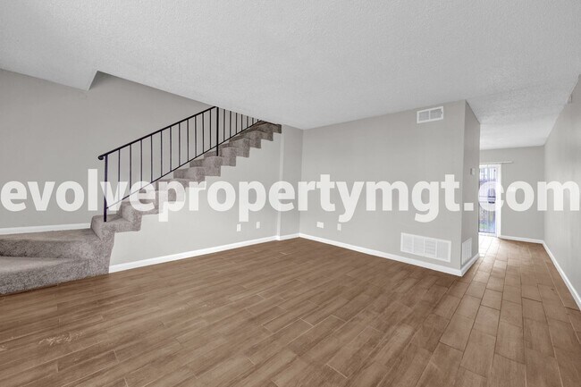 Building Photo - 3455 Pruett Ct