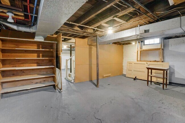 Building Photo - 157-159 Pleasant Street