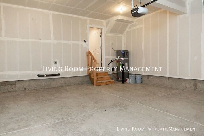 Building Photo - Spacious Townhome in Bethany with an Offic...