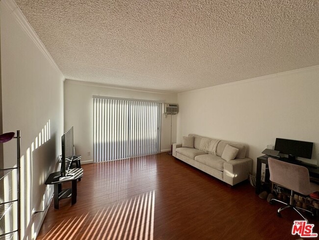 Building Photo - 11815 Mayfield Ave