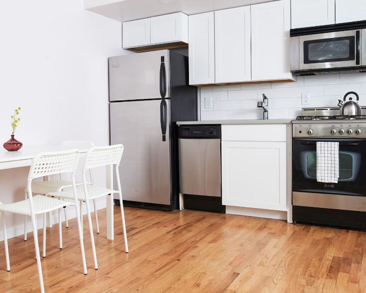 Building Photo - 301-309 4th Ave