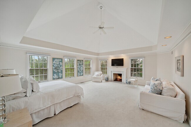 Building Photo - 600 Broadsmoore Dr