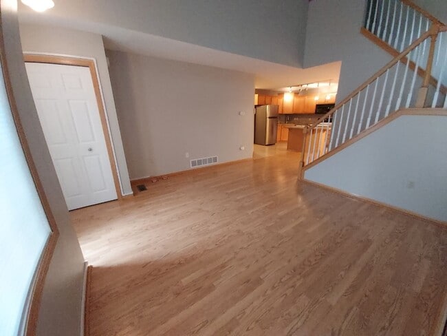 Building Photo - 2 Bedroom 1.5 Bathroom End Unit Townhome in Hudson