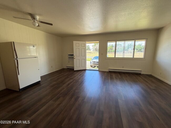 Building Photo - 4251 N Viewpoint Dr