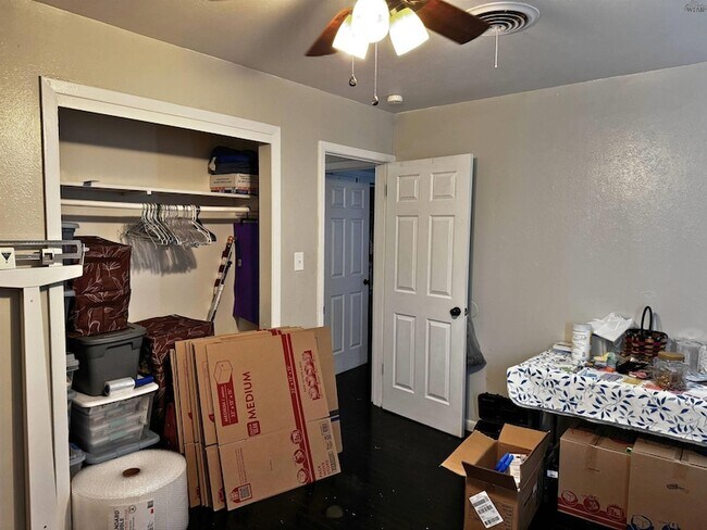 Building Photo - 1609 Sunnyside Ln
